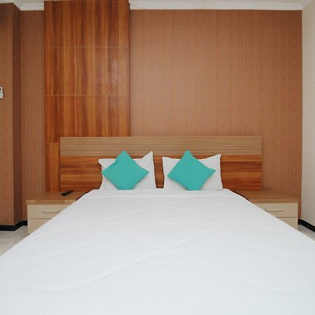 Myzone Homtel Hotel Semarang Exterior photo