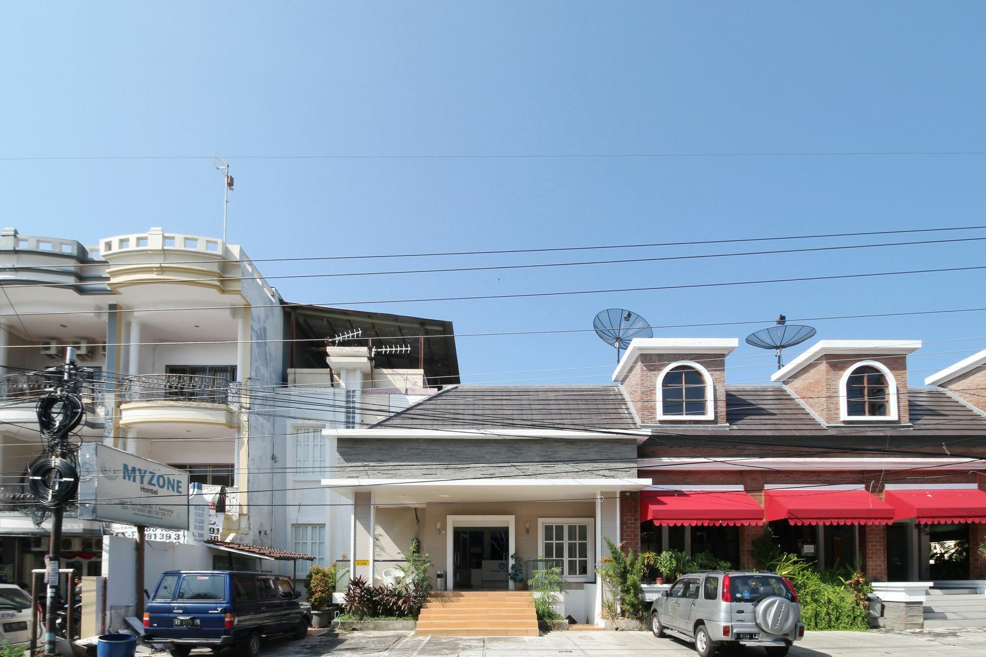 Myzone Homtel Hotel Semarang Exterior photo