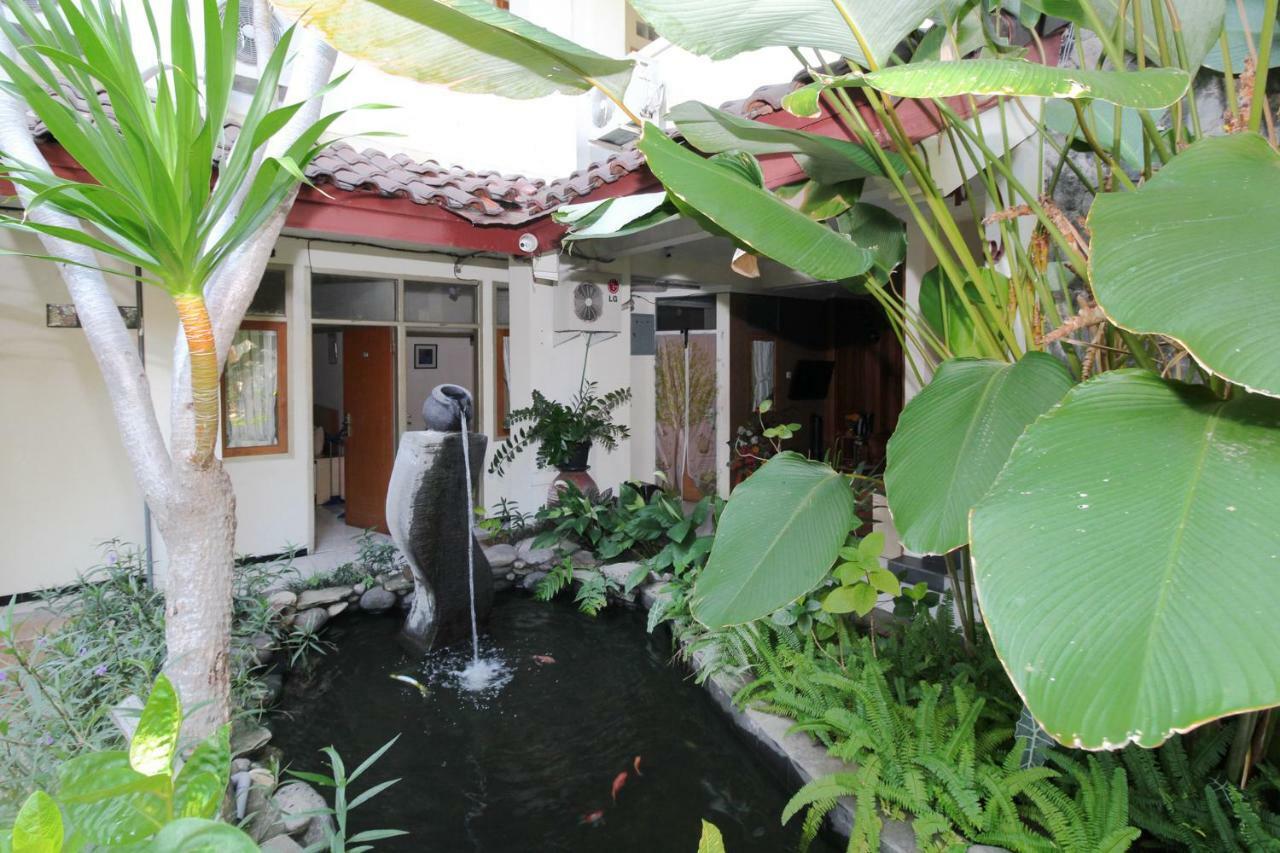 Myzone Homtel Hotel Semarang Exterior photo